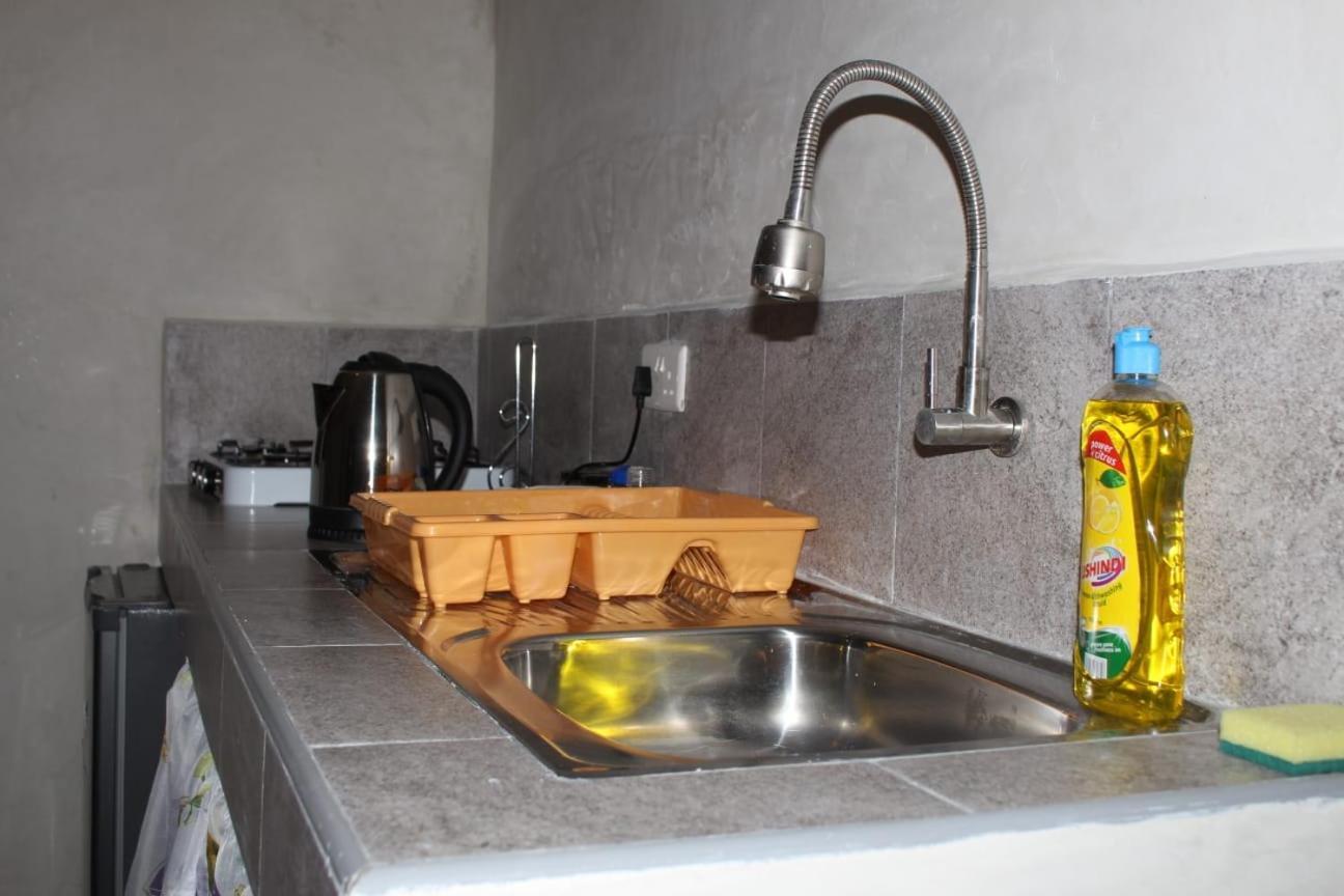 Kaleb'S Beachfront Serviced Studio Apartments Malindi Eksteriør billede