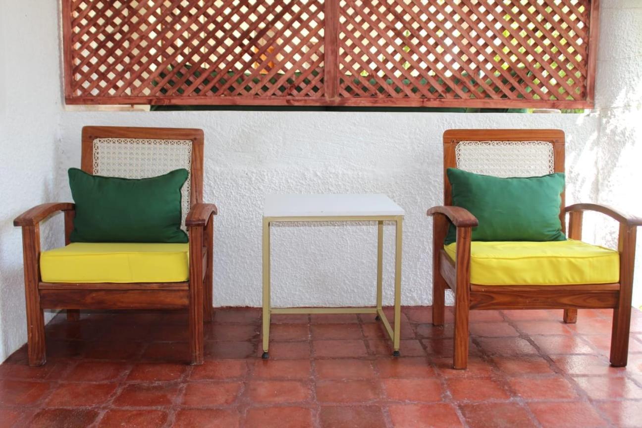 Kaleb'S Beachfront Serviced Studio Apartments Malindi Eksteriør billede