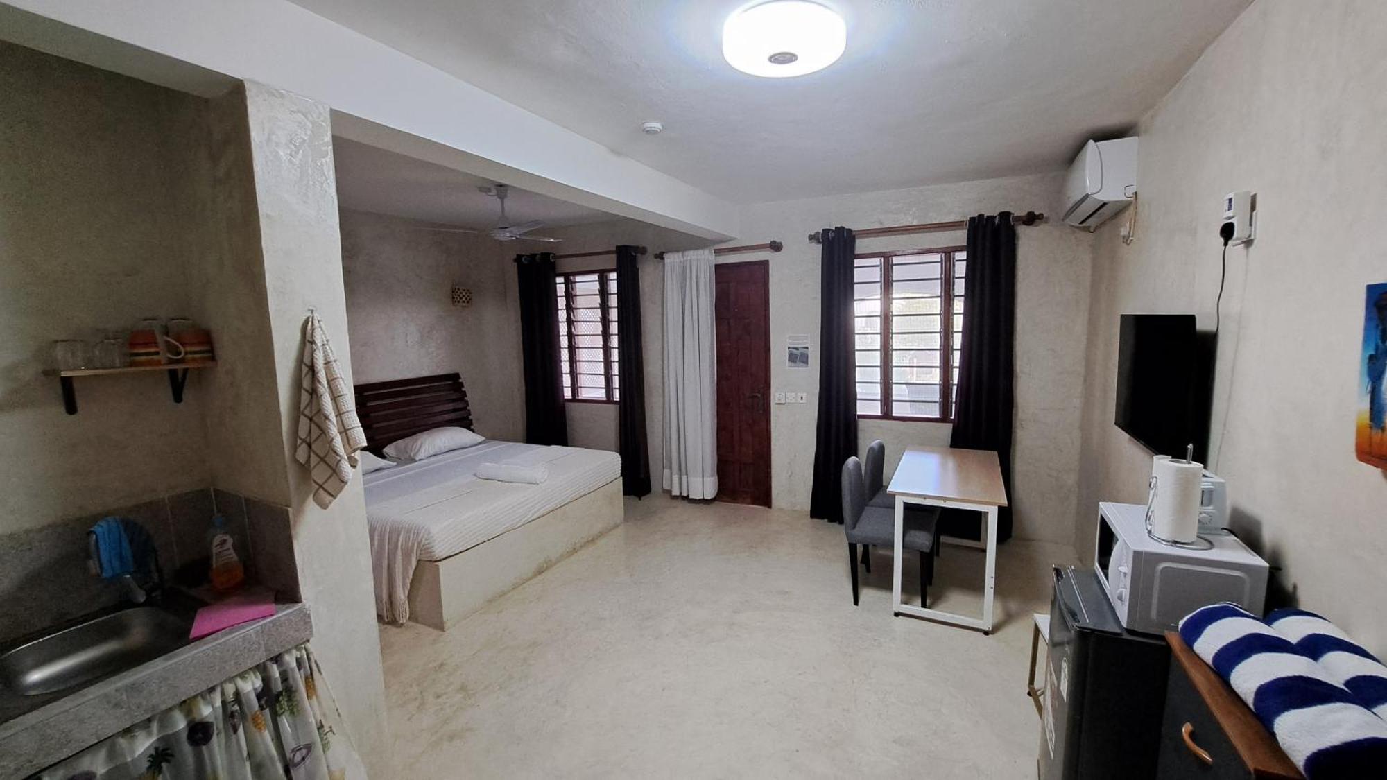 Kaleb'S Beachfront Serviced Studio Apartments Malindi Eksteriør billede